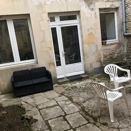 Cosy Appartement Au Plein Centre De Ruffec Εξωτερικό φωτογραφία
